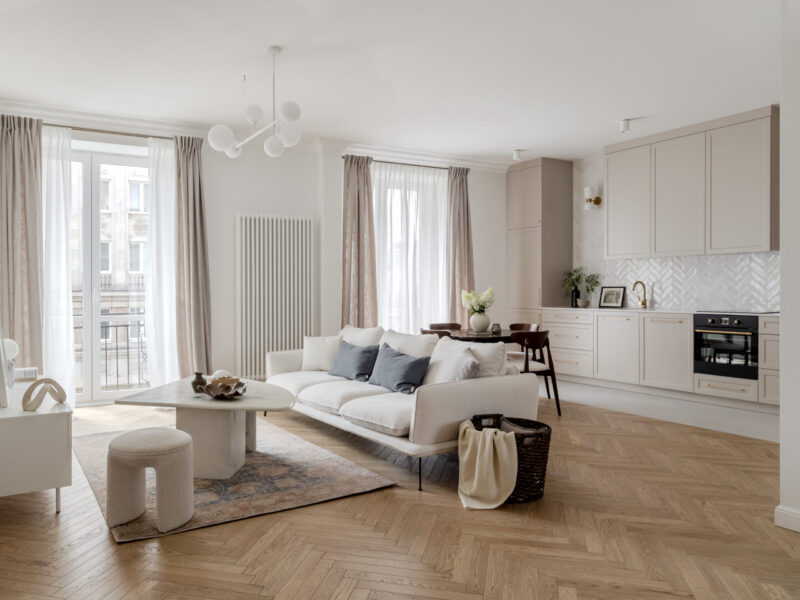 Apartment on Piękna Street